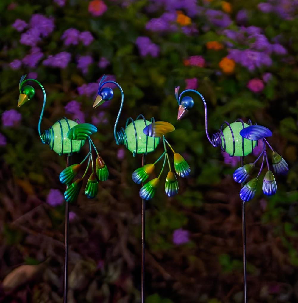 Stargarden Decorative Garden Stakes, 3 Pack Glow in Dark Metal Garden Stakes, Luminous Peacock Yard Art Decor Waterproof Lawn Ornament Gifts for Mom, Women