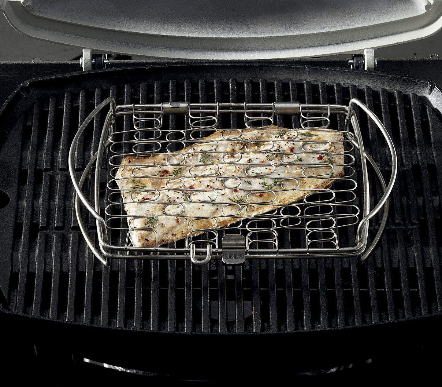 Weber Stainless Steel Fish Basket – Flexible Wire Design for Grilling Fish, Vegetables & Small Meats, Elevates Food from Grates, Dishwasher‑Safe, Fits All Grill Sizes