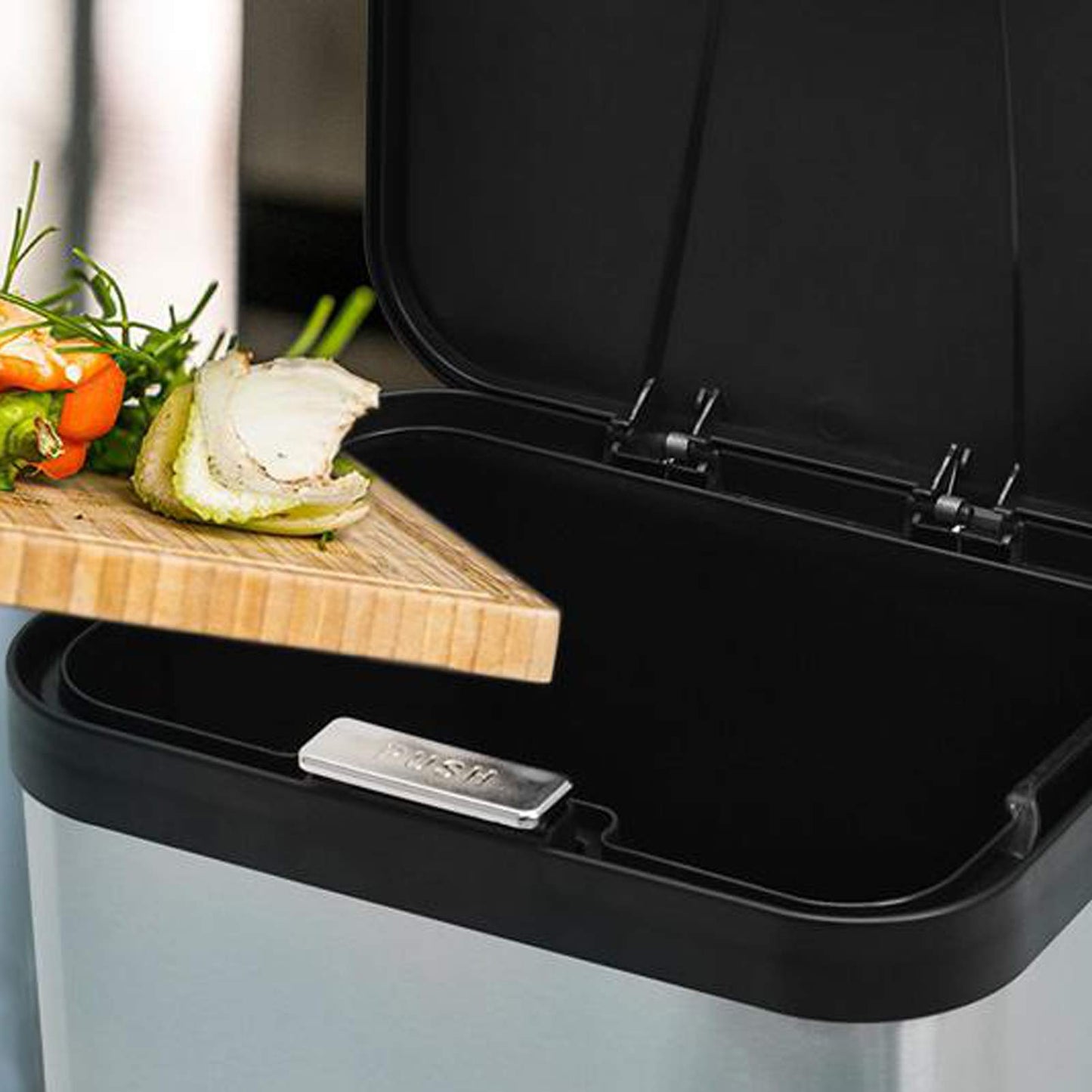 Dullrout Compost Bin for Countertop, Compost Bucket Indoor Sealed, Food Waste Caddy, 1.13 Gallon Kitchen Compost Container with Lid, Compact and Easy Clean, Black Matte