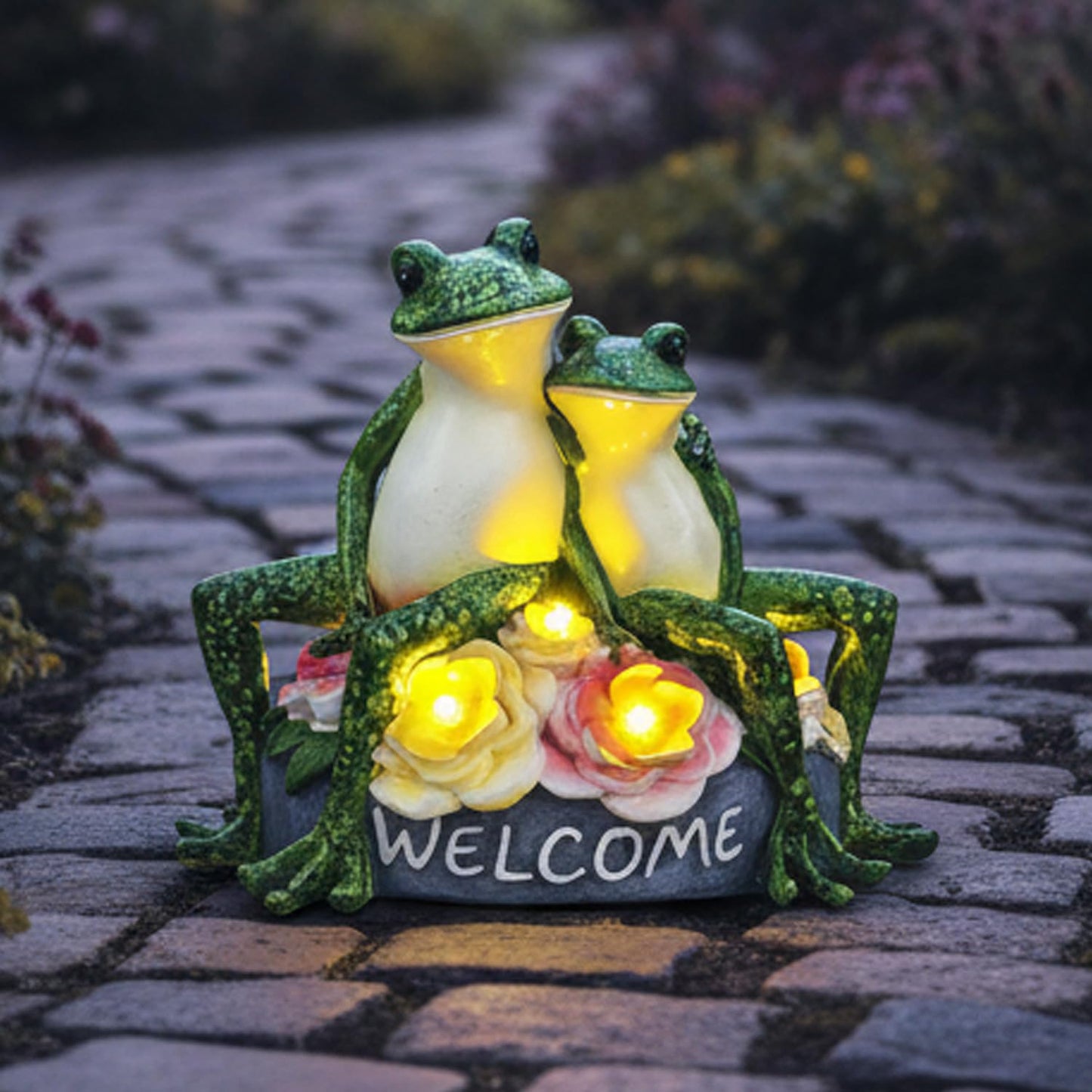 Solar Frog Garden Statues Outdoor Decor - 5.5" Resin Frog Figurine with Welcome Sign, Waterproof Yard Art Ornament for Patio Lawn Porch, Unique Housewarming Birthday Gifts for Women Mom Grandma