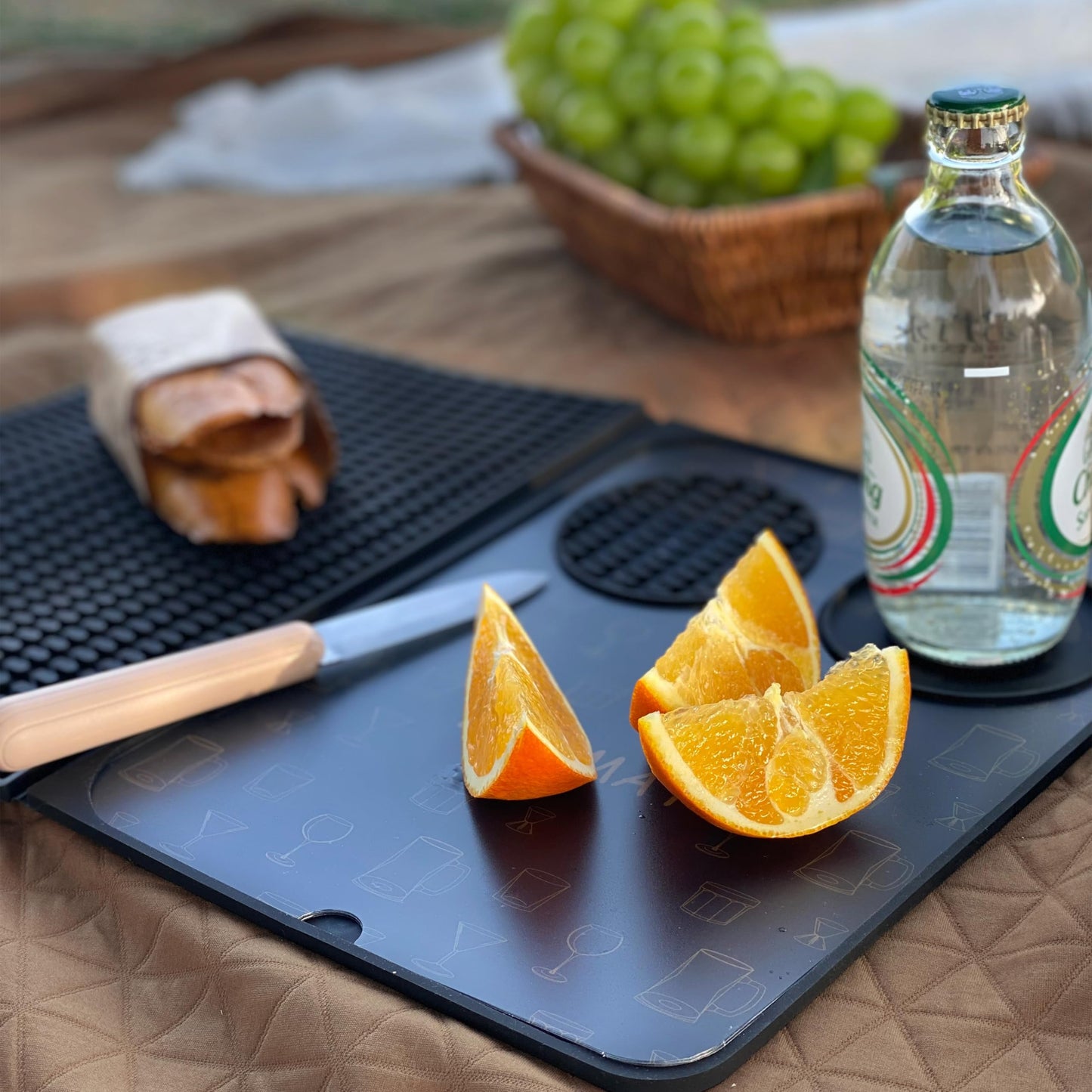Bar Mat, Bar Accessories, Multifunctional Folding Cocktail Mat with Cutting Board, 18" X 12"(Black) Drying Mats,Bar Mat for Countertop,Bar Decorations for Home , Outdoor Bar Accessories ,Travel