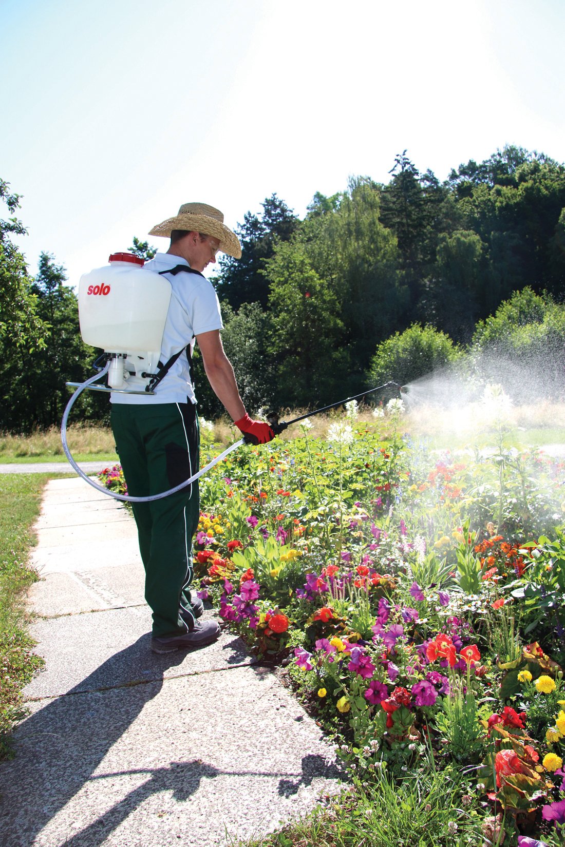 SOLO 425 4-Gallon Piston Backpack Sprayer, Wide Pressure Range up to 90 psi
