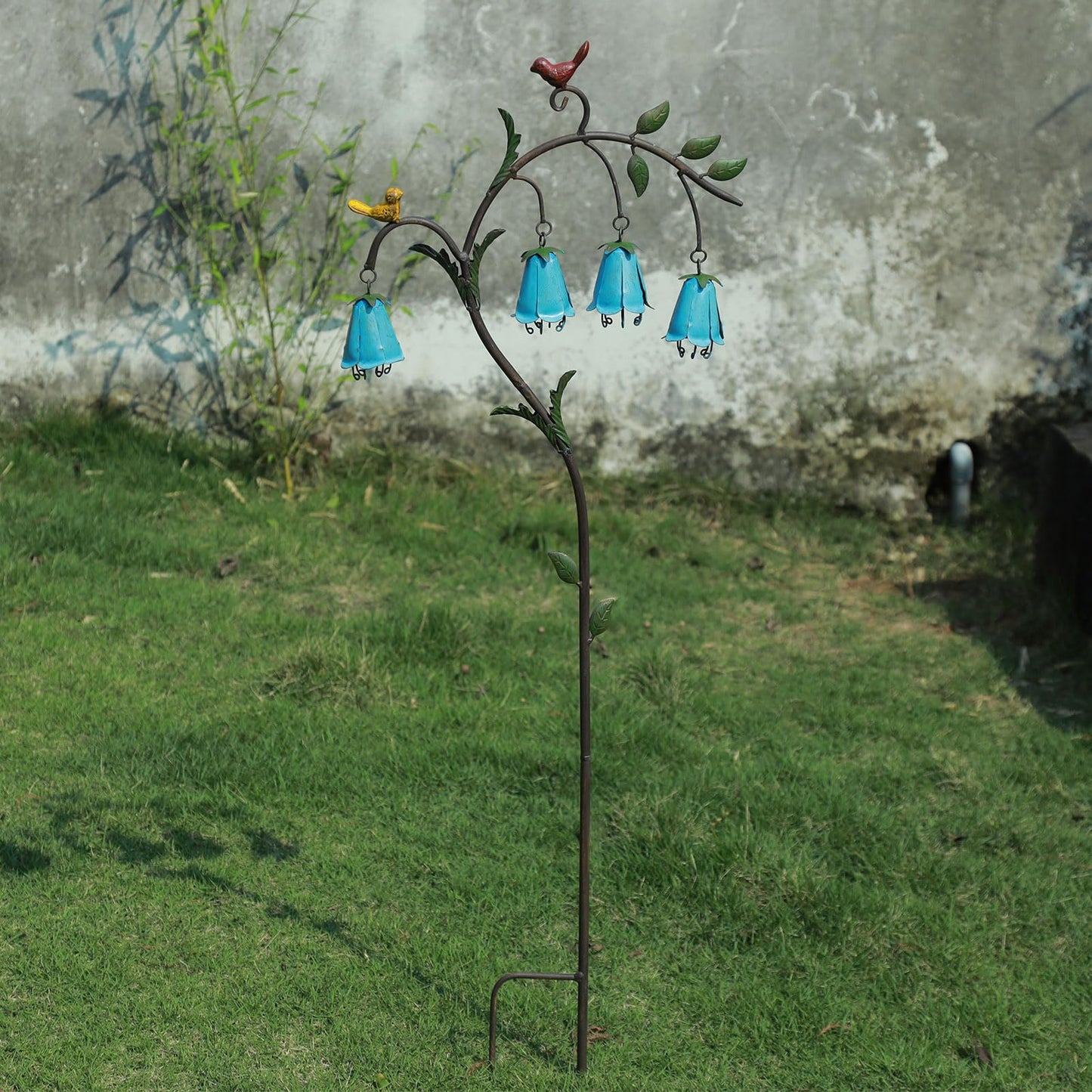 HOUYANG 44.3" H Metal Decorative Garden Stake with Blue Bell Flowers & Birds - Metal Yard Art for Outdoor Yard Decor, Rustic Metal Flowers Garden Decor for Patio, Lawn, Pathway