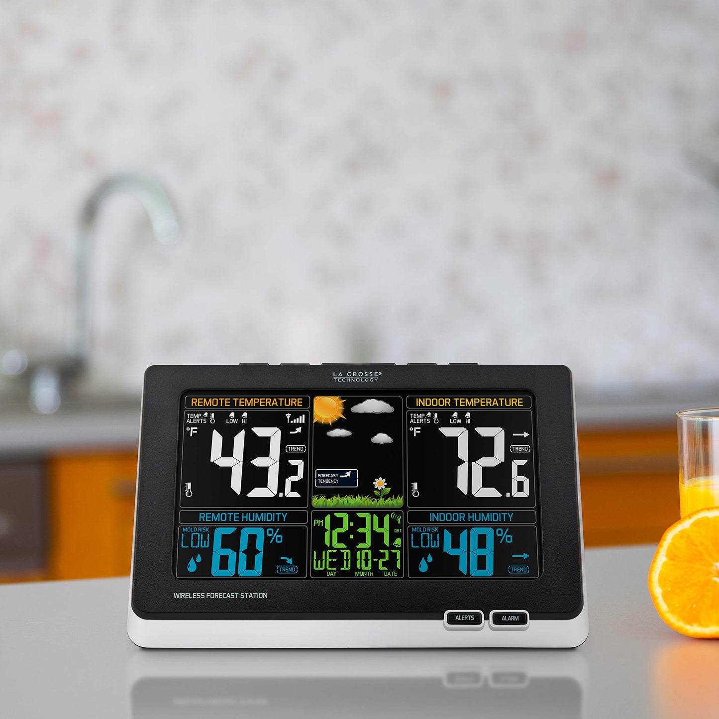 La Crosse Technology 308-1414MB-INT Wireless Color Weather Station with Mold Indicator, Black