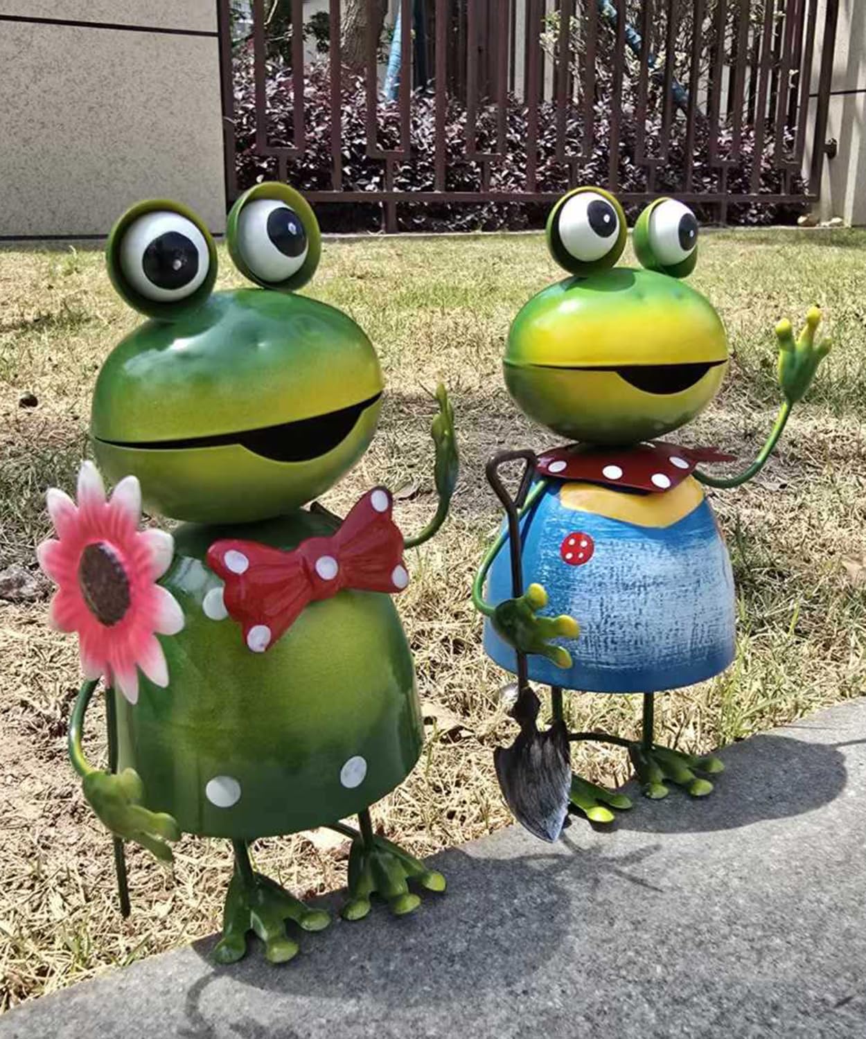 ELTONGUU Metal Yard Art Garden Decor Statue Outdoor & Indoor Blue Frog Sculpture for Patio, Lawn, Yard, Porch, Potted Plant, Home Decor, Rustproof Vibrant & Lifelike Design