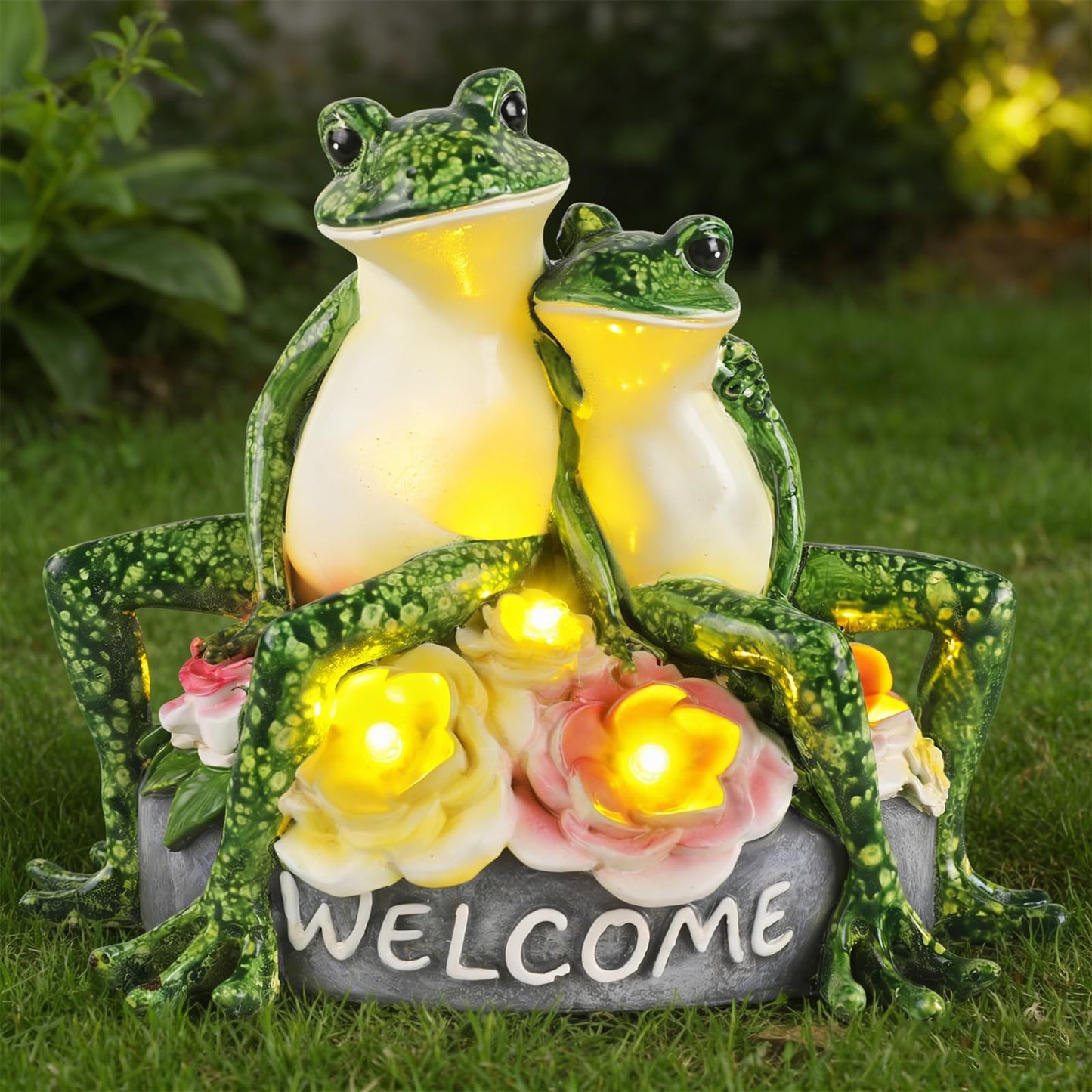 Solar Frog Garden Statues Outdoor Decor - 5.5" Resin Frog Figurine with Welcome Sign, Waterproof Yard Art Ornament for Patio Lawn Porch, Unique Housewarming Birthday Gifts for Women Mom Grandma