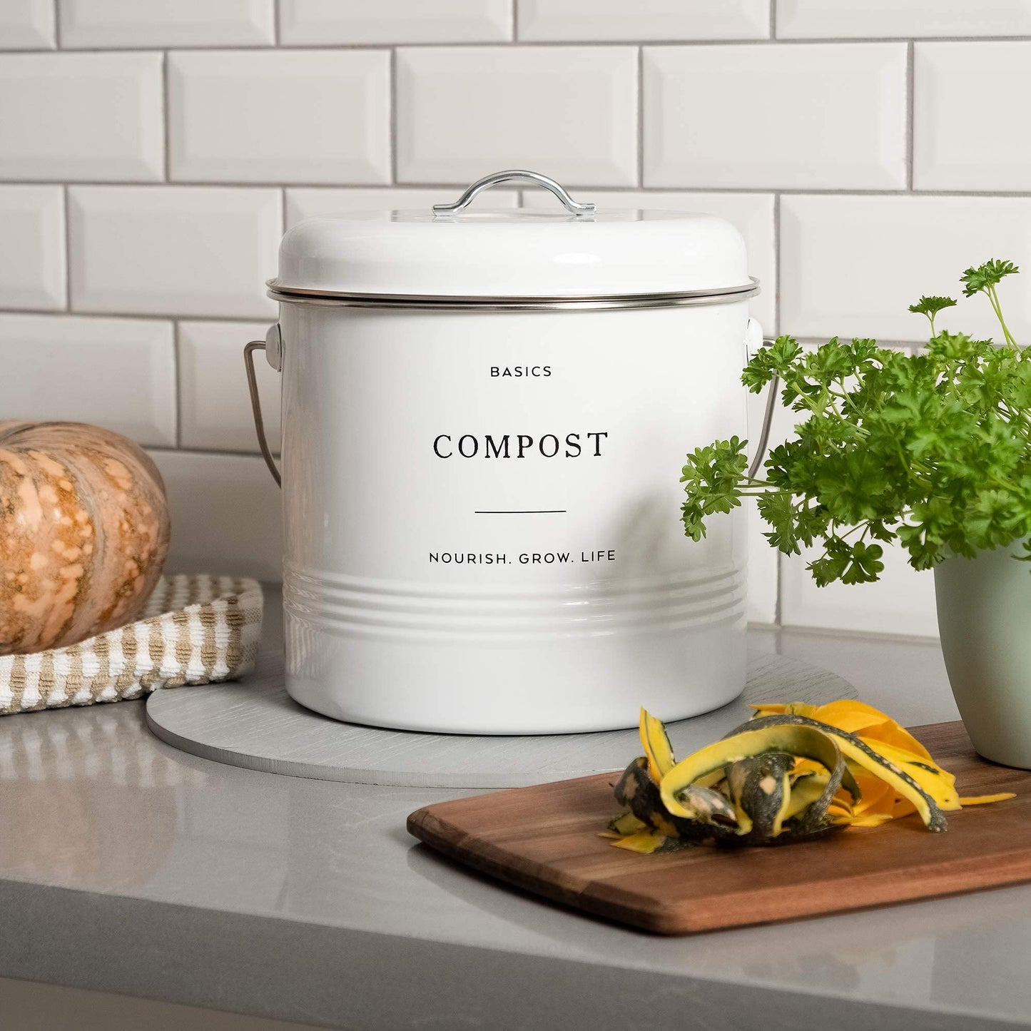 D'Lifeful Kitchen Compost Bin – 1.3 Gallon Countertop Farmhouse Compost Container with Lid – Odorless Indoor Food Scrap Pail with 6 Charcoal Filters – Eco-Conscious and Easy to Clean (White)