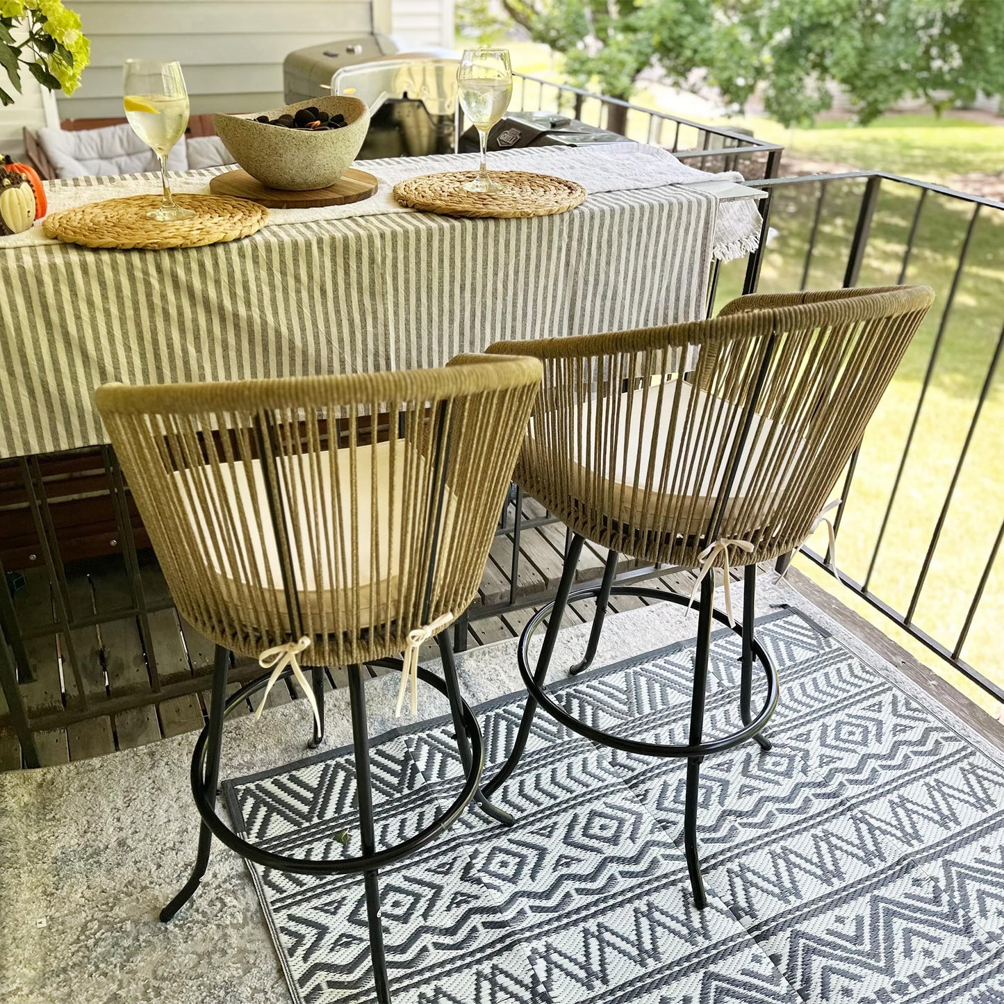 YITAHOME Counter Height Bar Stools Set of 4, Outdoor Bar Stools with Soft Cushions, Patio Rattan Swivel Bar Chairs for Backyard Poolside, Garden w /360 Rotation (Beige)