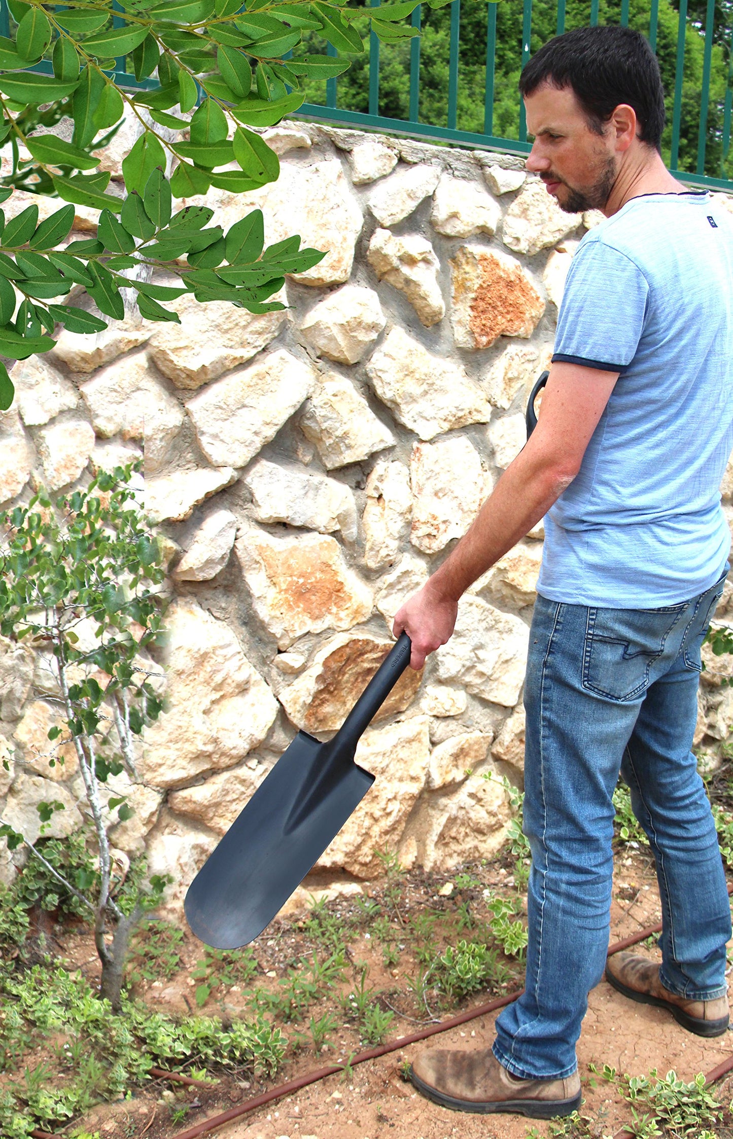 TABOR TOOLS Shovel with Long Narrow Blade, Trench Digging Spade, Drain Spade with Comfortable D Grip 31 Inch Fiberglass Handle, Digging Spade. J213A. (D Handle, Trench Shovel)